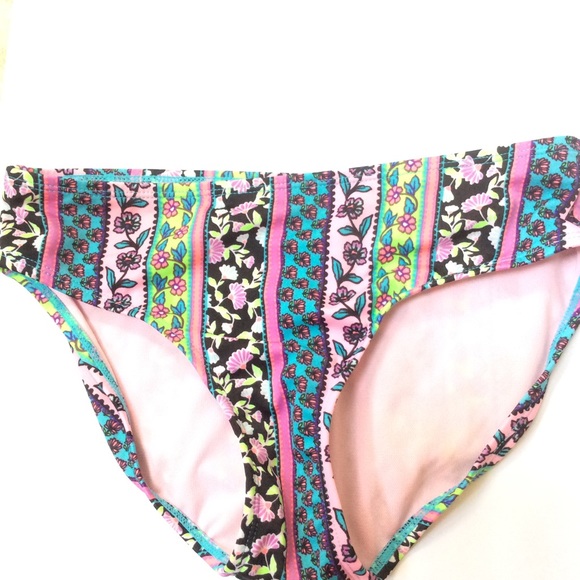 Bakini - Picture 3 of 5